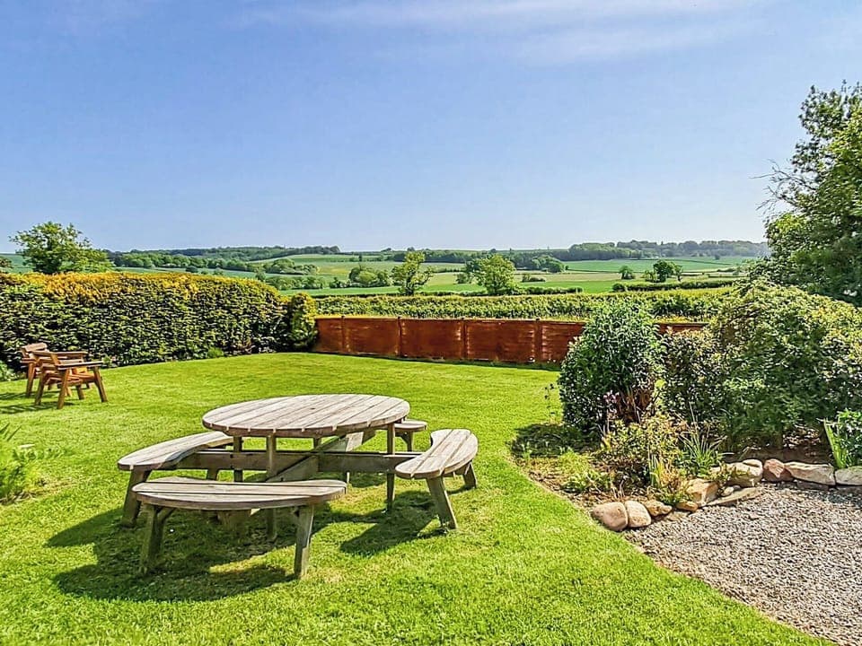 Sitting-out-area | Foston Grange Cottage, Foston near York