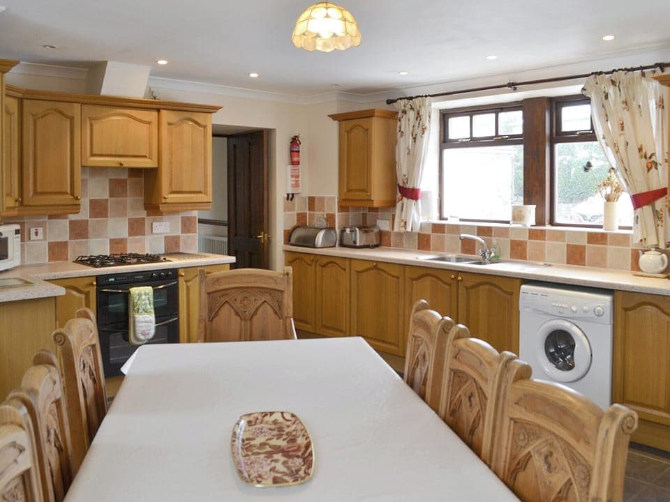 Spacious kitchen and dining room | The Stables - West Bridge End, Frosterley, near Bishop Auckland