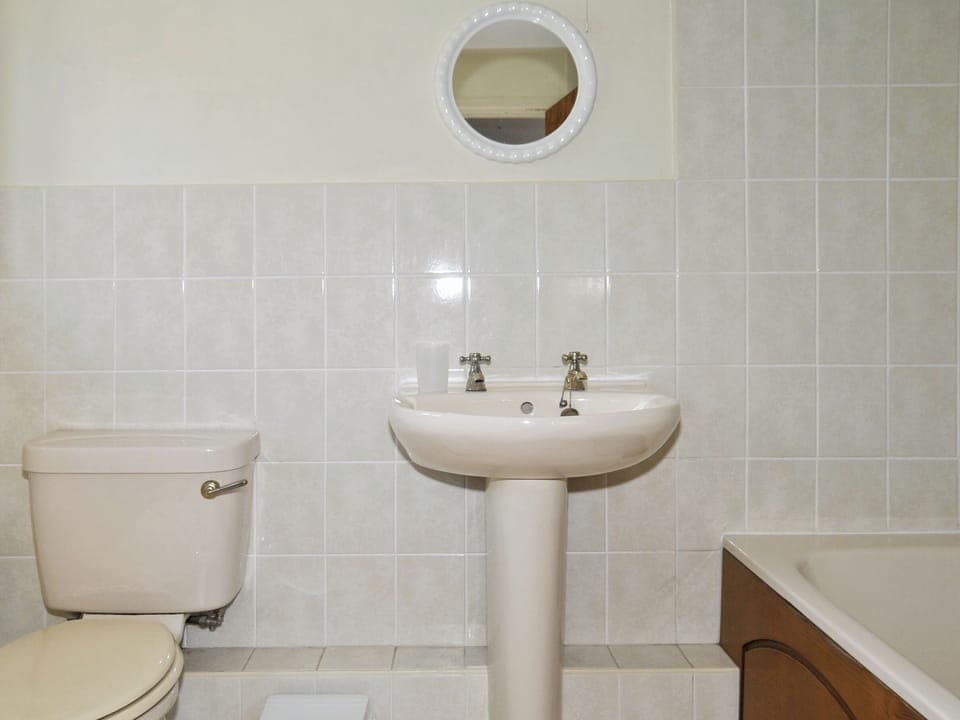 Bathroom | Honey Acre Cottage, Winscombe