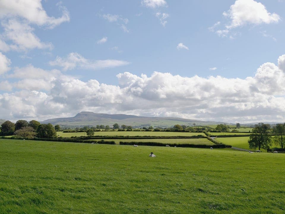 View of the wonderful surrounding countryside | Gallaber Cottage, Burton-in-Lonsdale, Carnforth