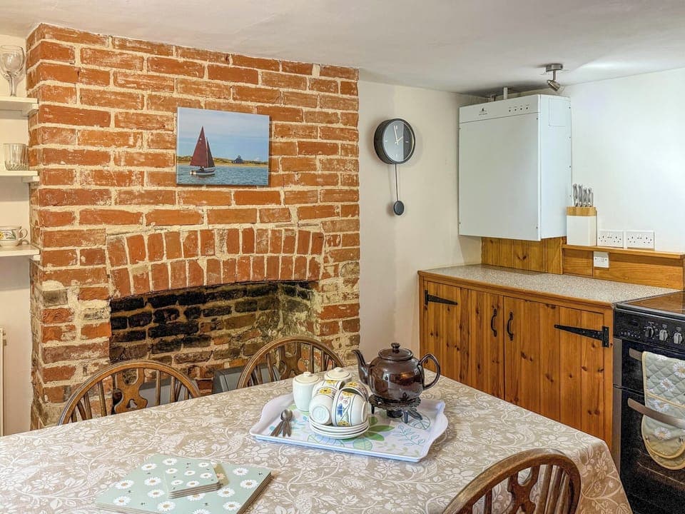Kitchen/diner | Blacksmiths Cottage - Blacksmiths Cottages, Stiffkey