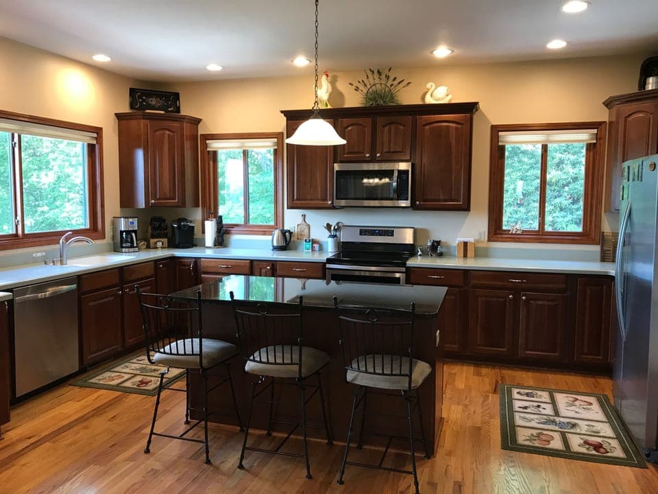 Fully equipped kitchen with new appliances