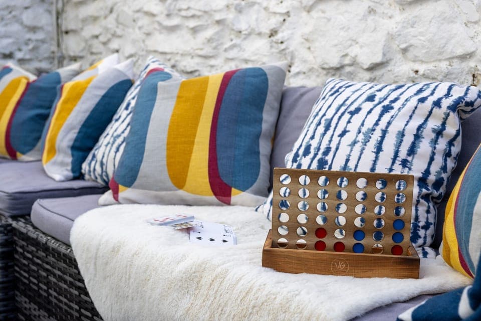 Maelog Villa Exterior Back Seats - Rhosneigr