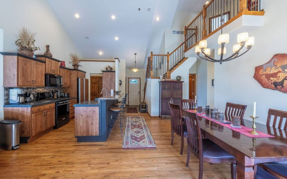 kitchen/dining