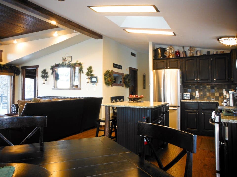 Very easy, workable Kitchen and family room