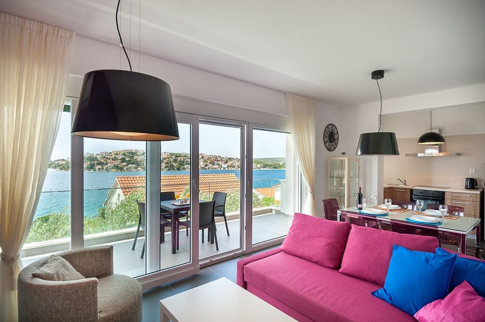 First floor living room an the balcony with the beautiful view