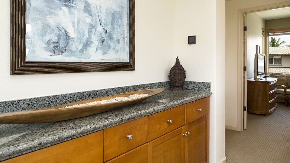 Upstairs hall landing. 