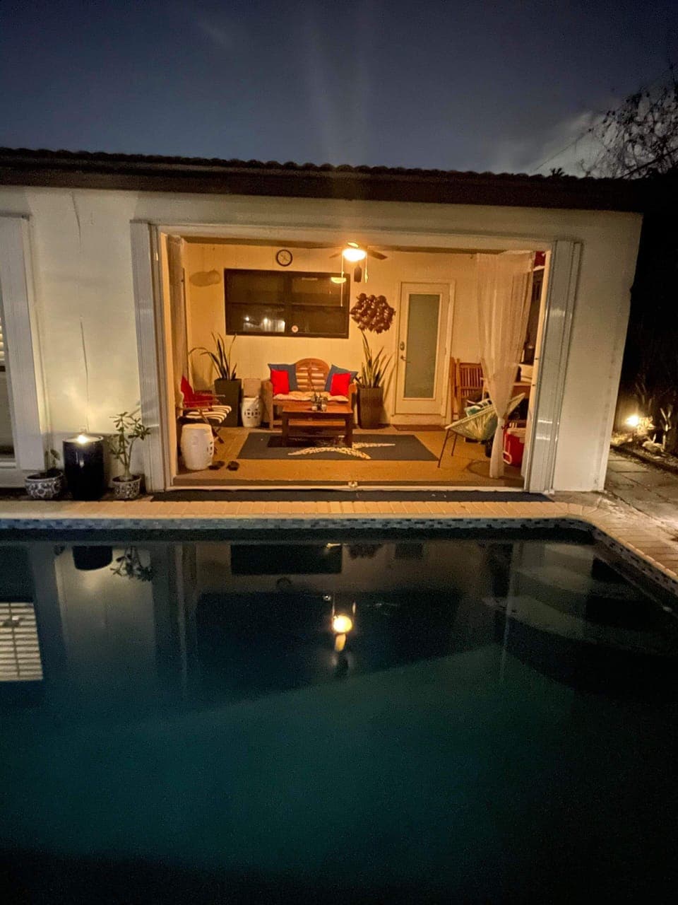 lani with private entrance 