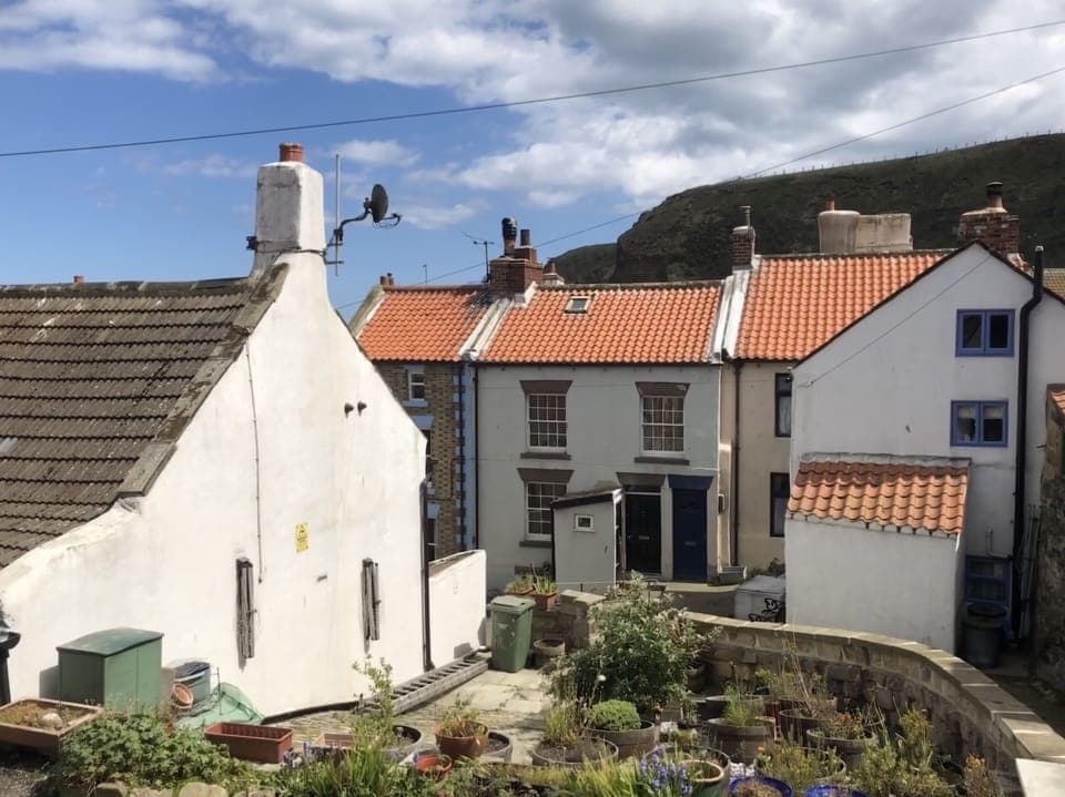 Side of Glendevon showing garden