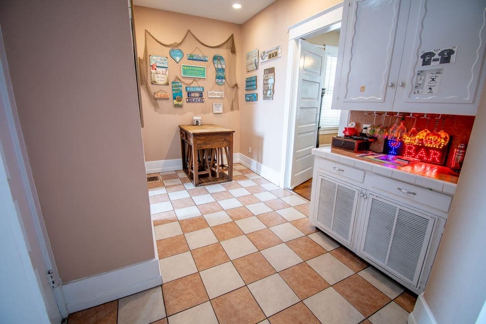 Breakfast room and Butler's Pantry...used to be for linen, silverware, etc. 