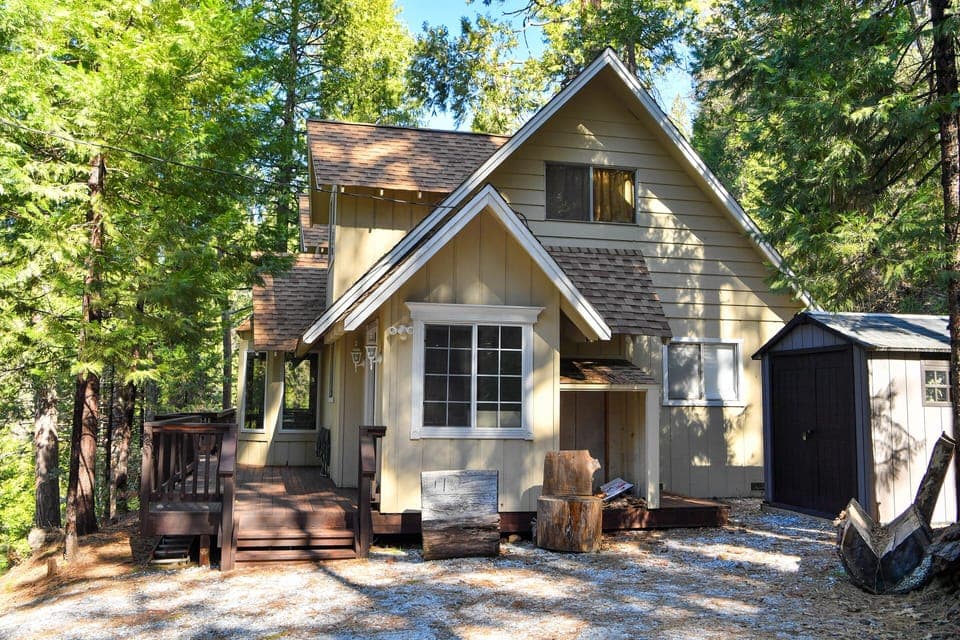 Side view of cottage- entrance through the mudroom.