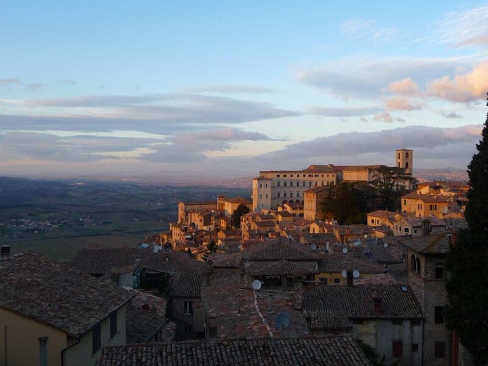 'Room with a View' mood in charming Todi.