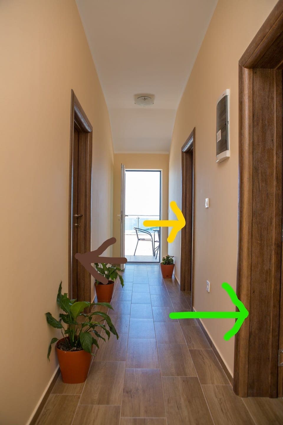 entrance to 3rd,4th and 5th apartmnet