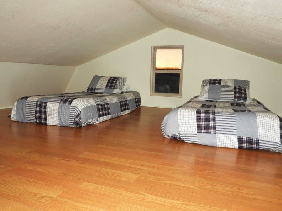 Kid's Loft (2nd Bedroom)