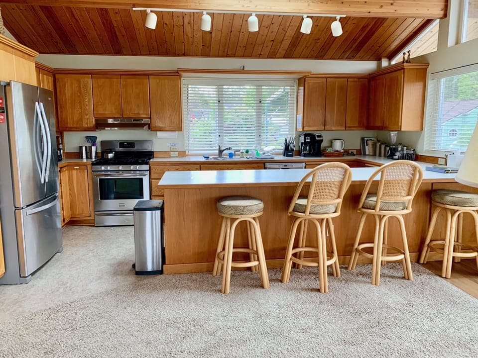 Light & bright kitchen with anything you might need.