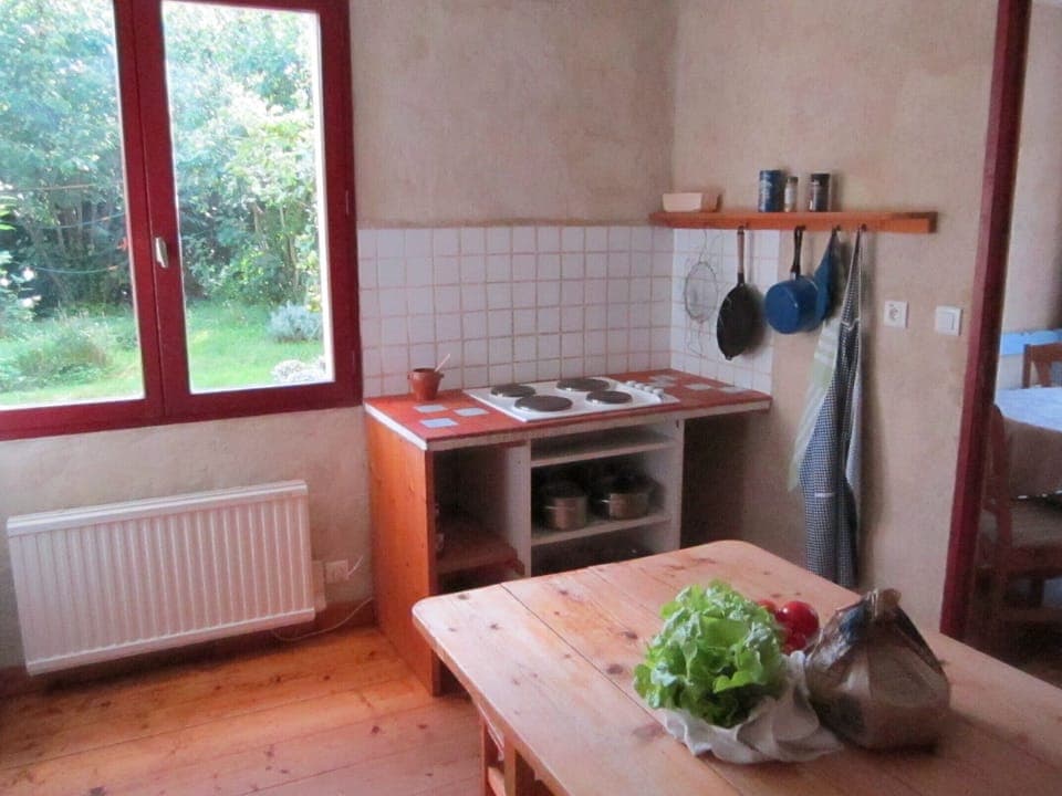 kitchen: cooking place