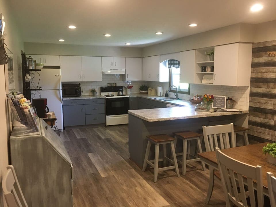 Large, fully stocked kitchen