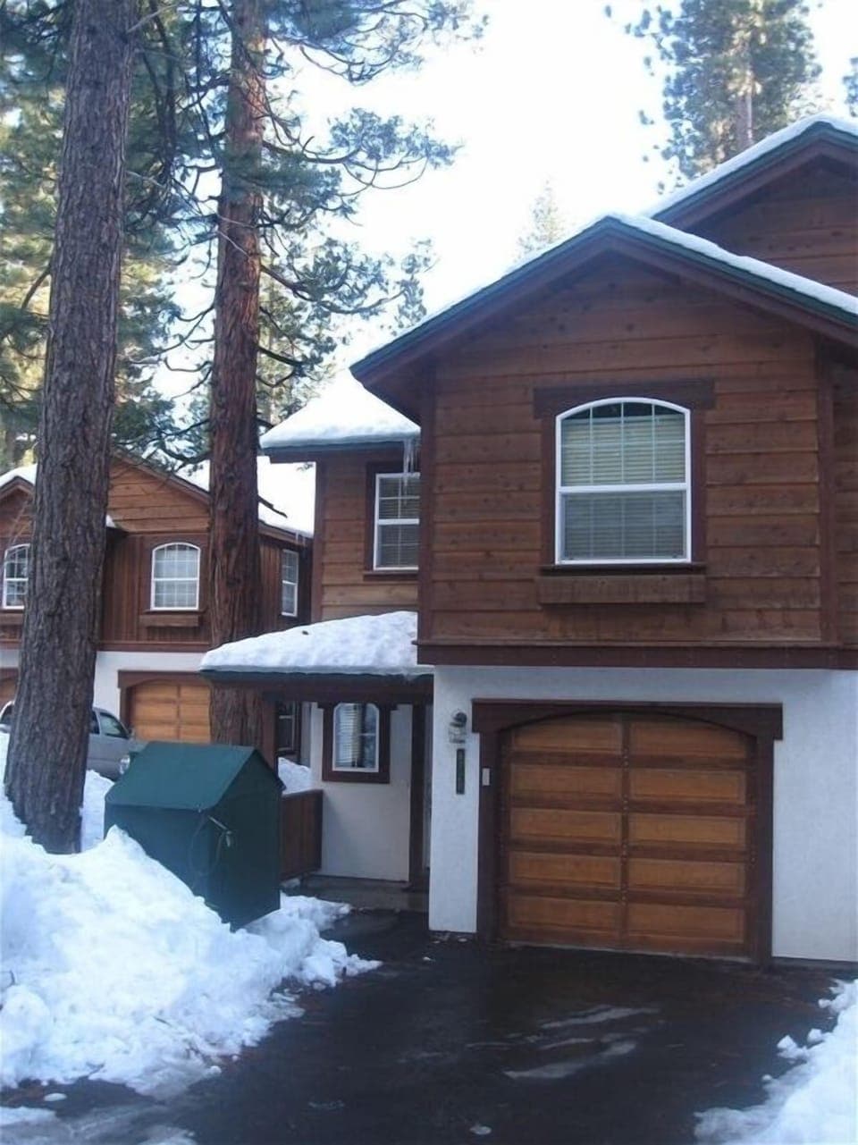 North shore Townhouse, Exterior Street View
