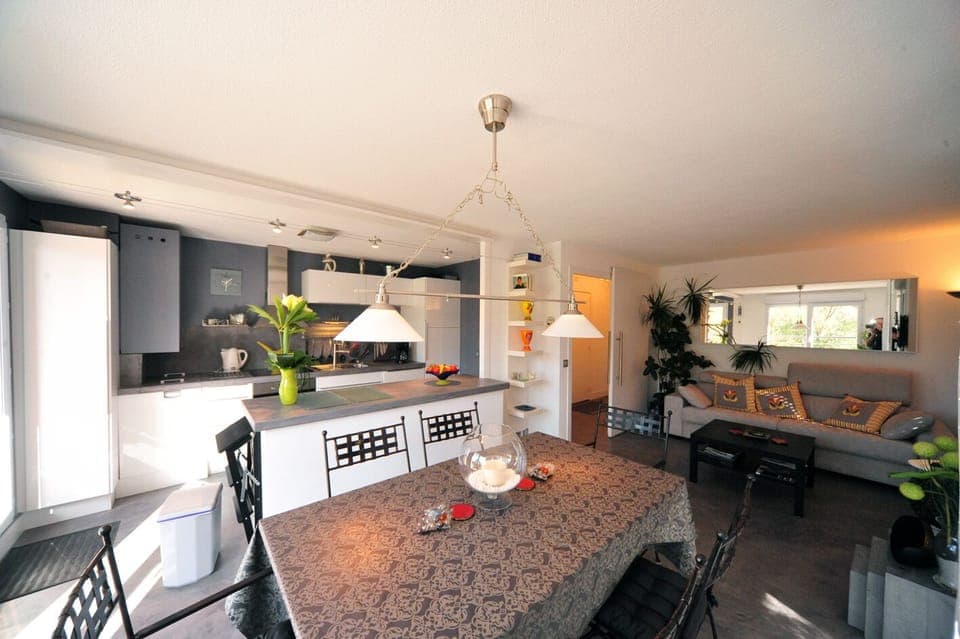Living, Kitchen & Dining Area
Sejour & Cuisine