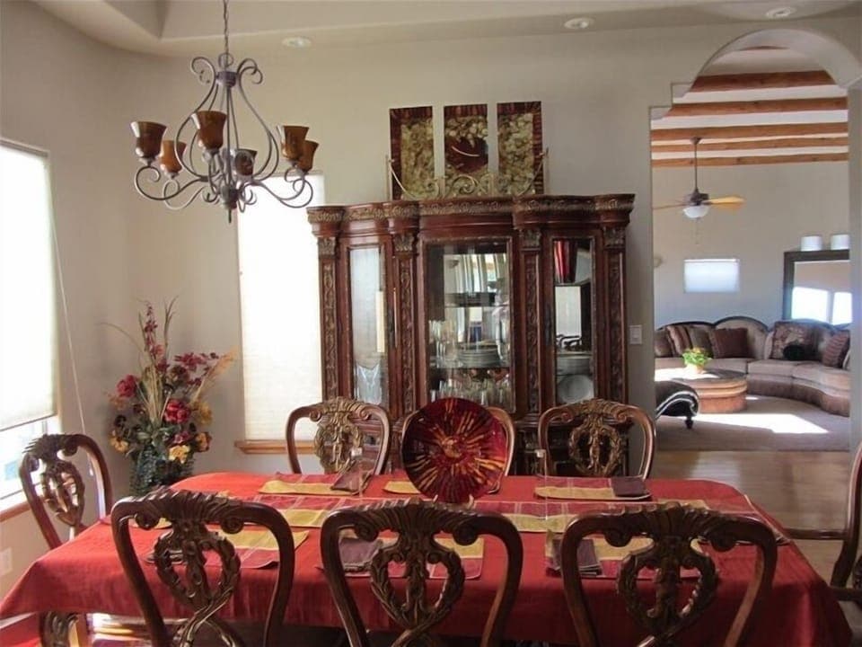 Formal or everyday dining to accomodate 10 with an additional leaf for the table