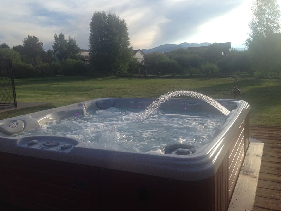 Private hot tub for 6, overlooking huge open space and western sunsets
