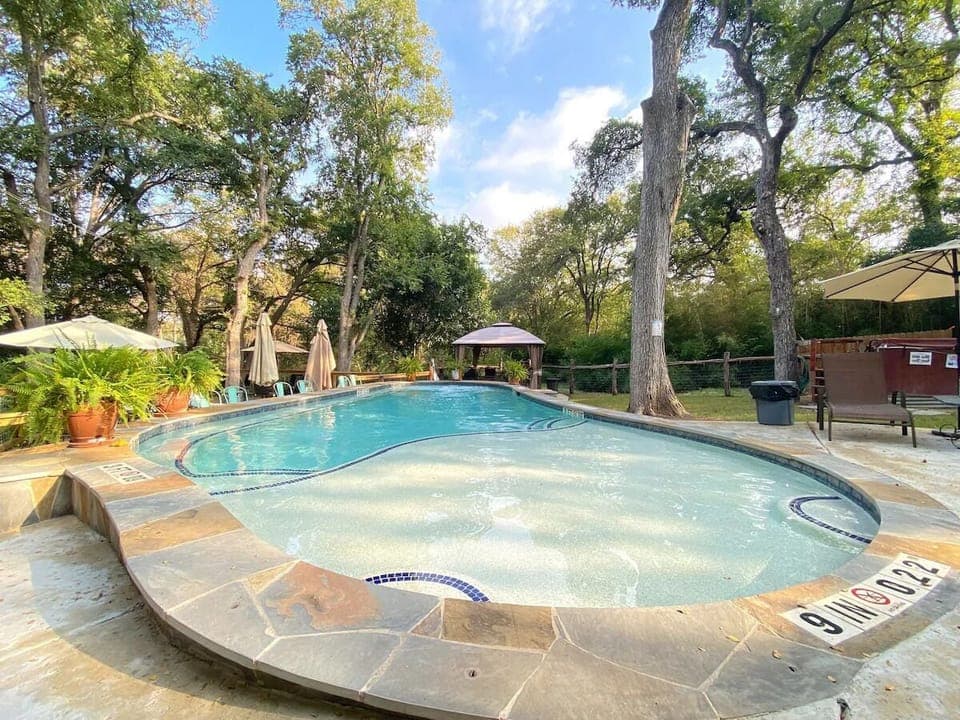 Pool, heated in winter upon request 