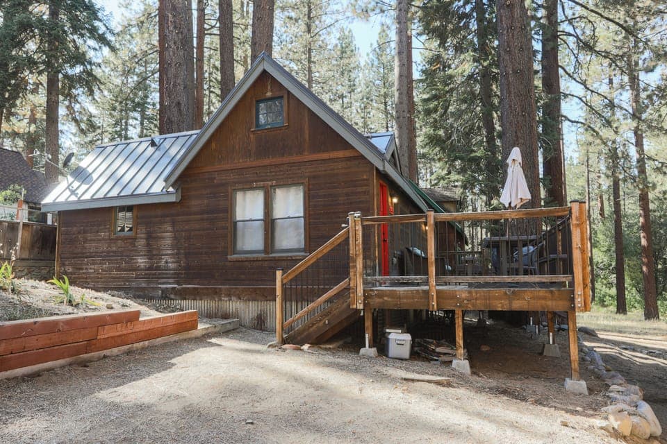 Side view of cabin, this is where the small parking space is
