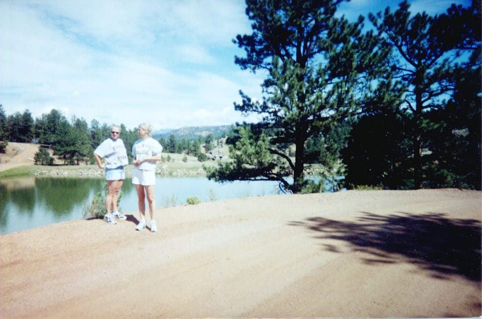 Lake within walking distance of the cabin