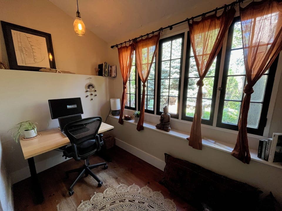 Back den with full bed sleeping loft (ladder to loft) 