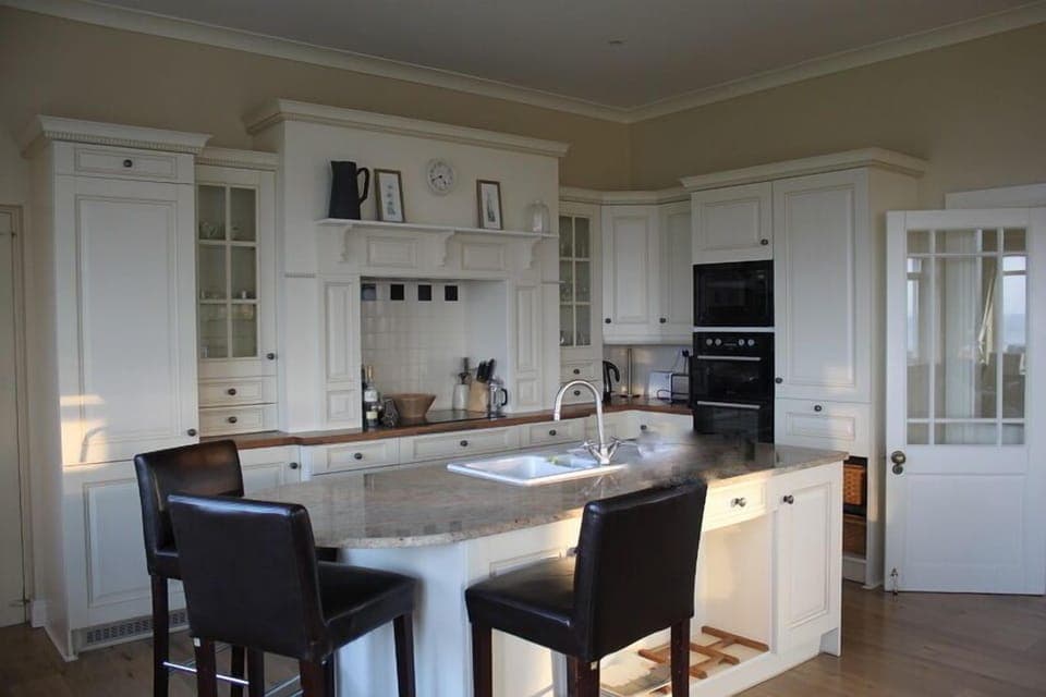 Main House - Kitchen