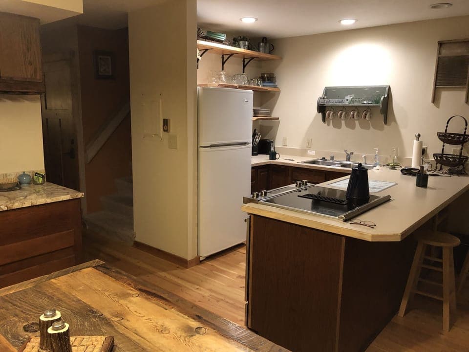 Kitchen Hangout
