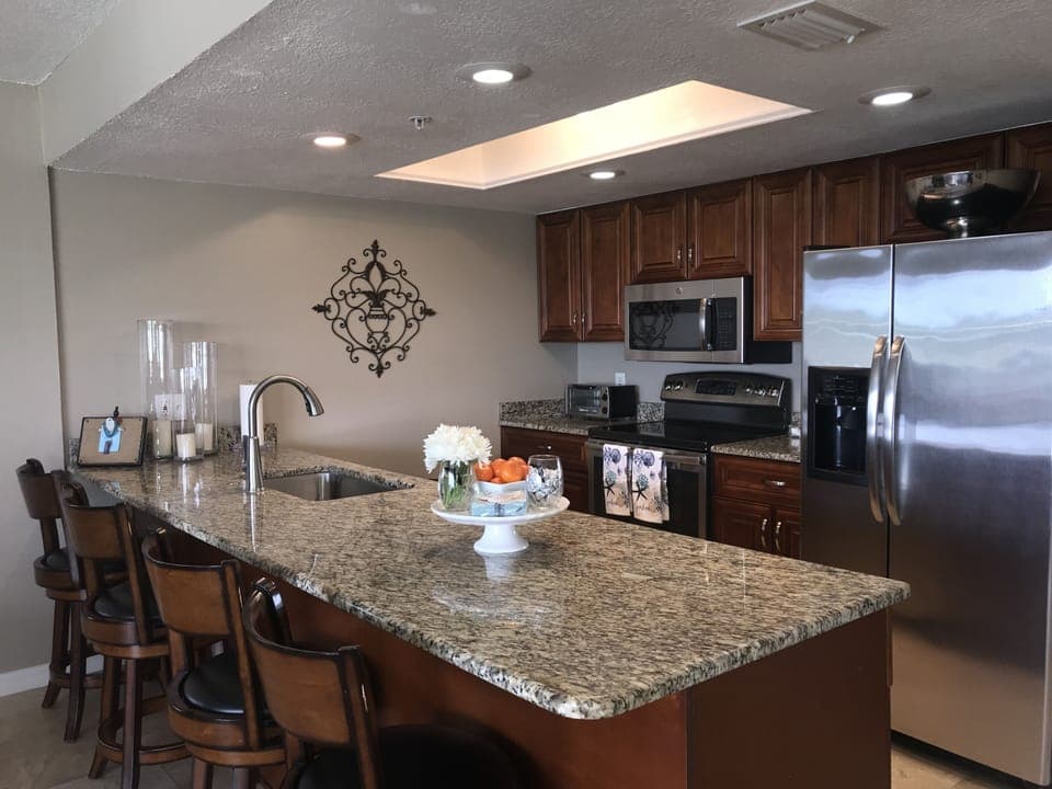 Kitchen, Fully Stocked