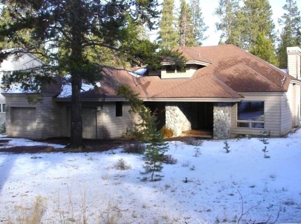 #32 Tan Oak Lane in light blanket of snow.