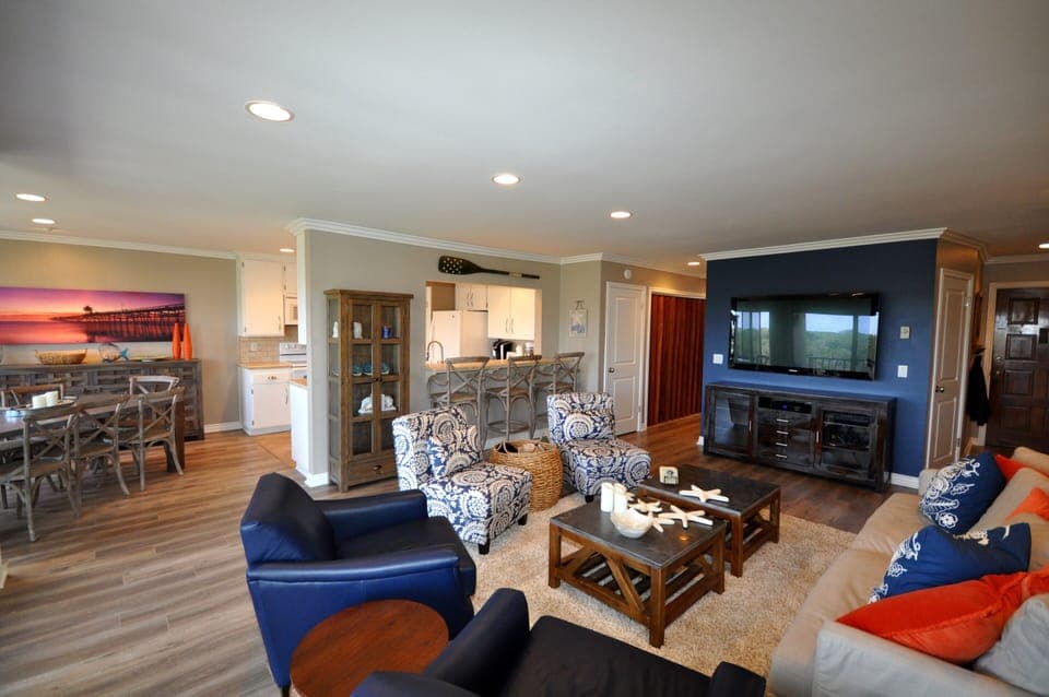 Large comfortable well-appointed main room