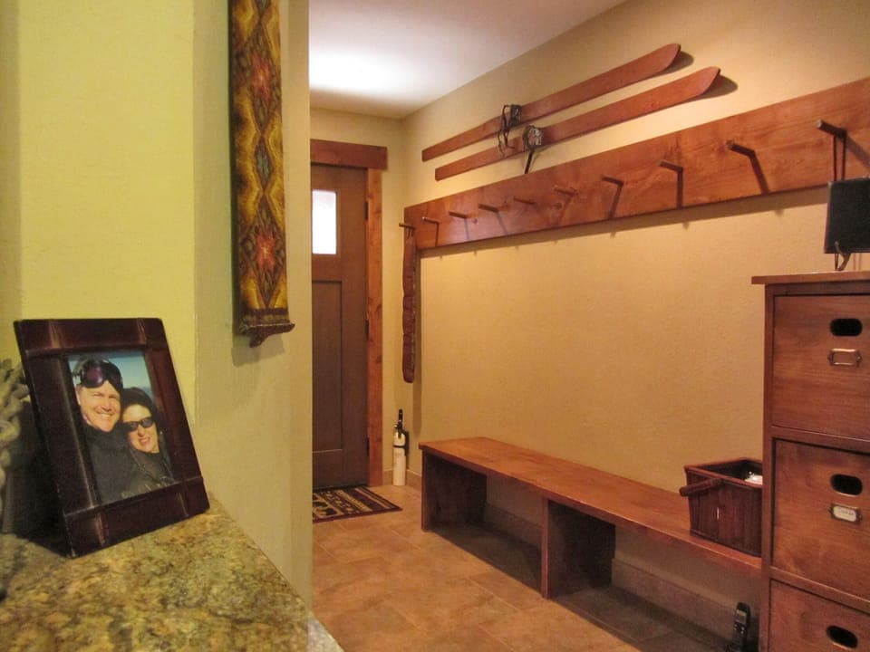 Entry bench and pegs
