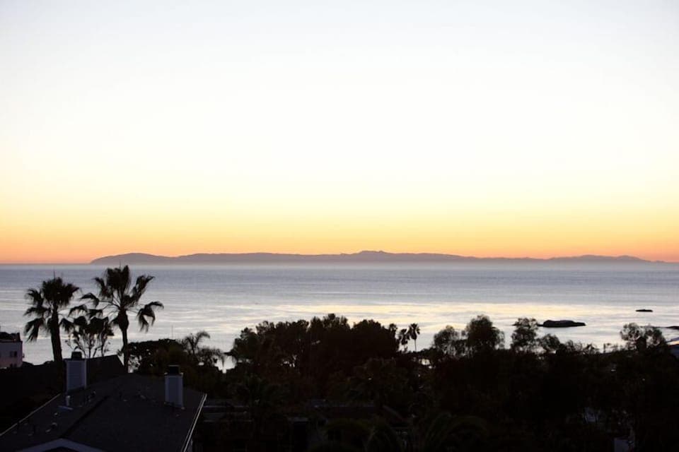 Full Catalina Island Sunsets from the Property.  Actual View.