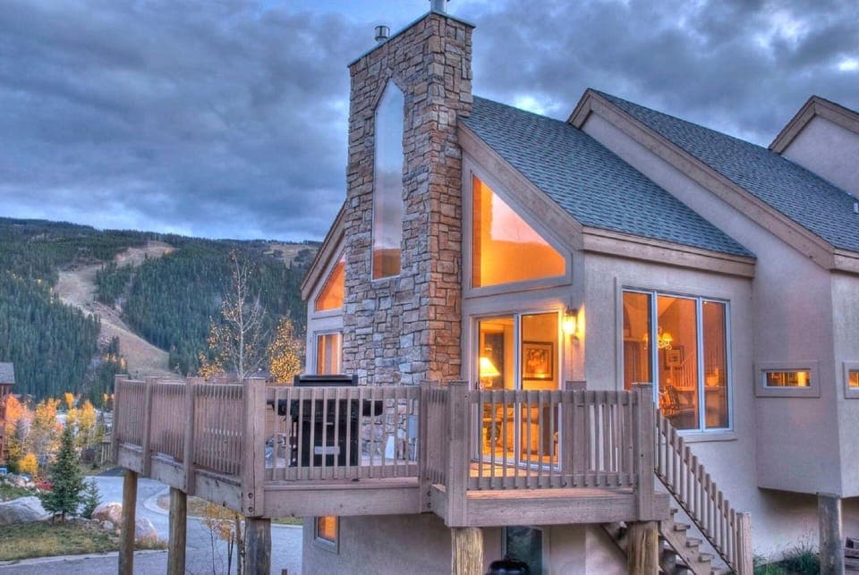 Eagle's Nest (sleeps 20-24 in the Keystone Ski Area)