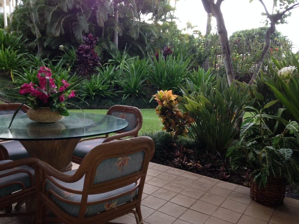 Beautiful wrap around lanai with outdoor dining and two loungers on other lanai