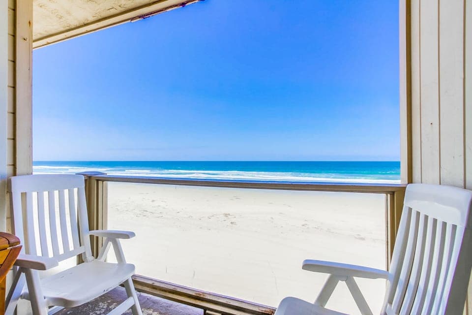 Private balcony on ocean