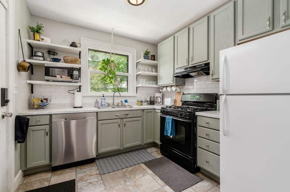 Kitchen comes equipped with all things needed to cook a decent meal (pots, pans, plates, etc.) and has some basic cooking staples (oil, salt and pepper, sugar, coffee, tea, etc.) 