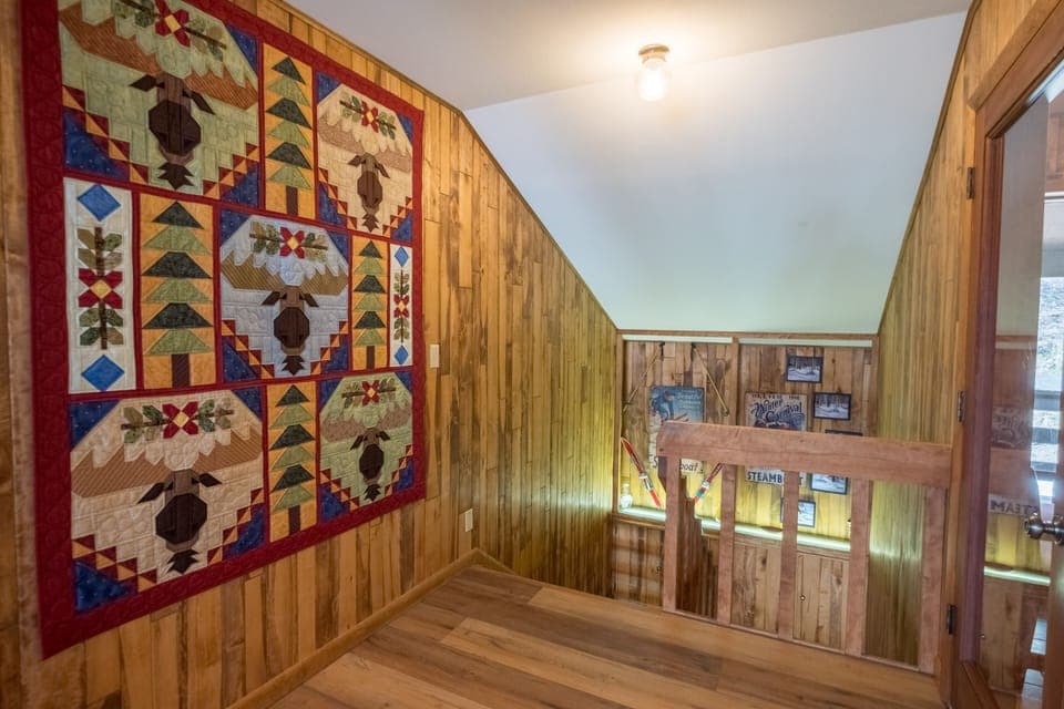 Walk into upper level