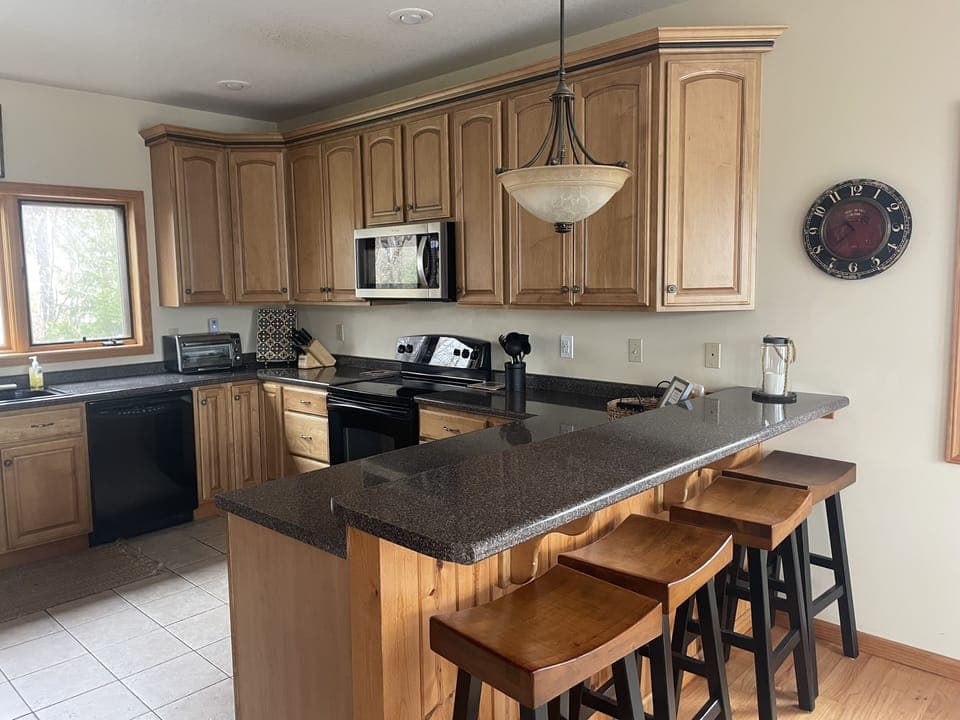 Kitchen bar area 