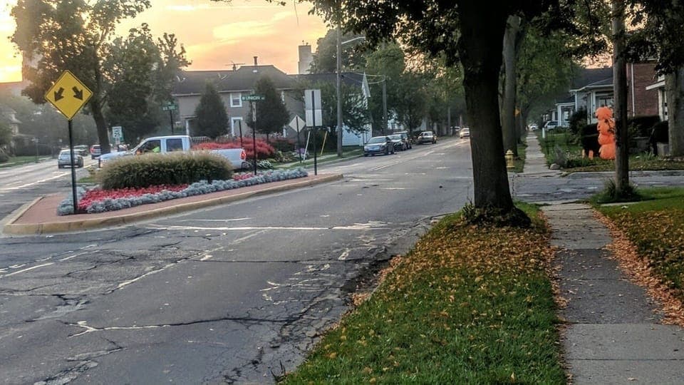 Front St splits to Third with Union on the Right.