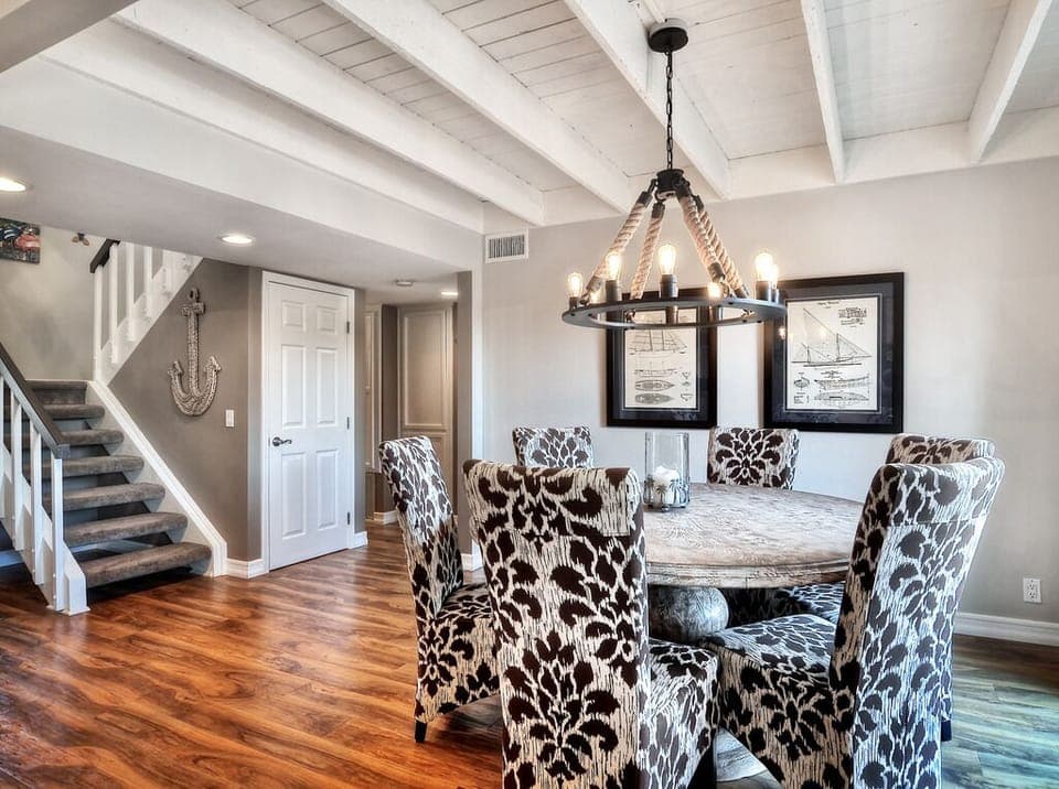 Game table with stairs to second story STR15-0403