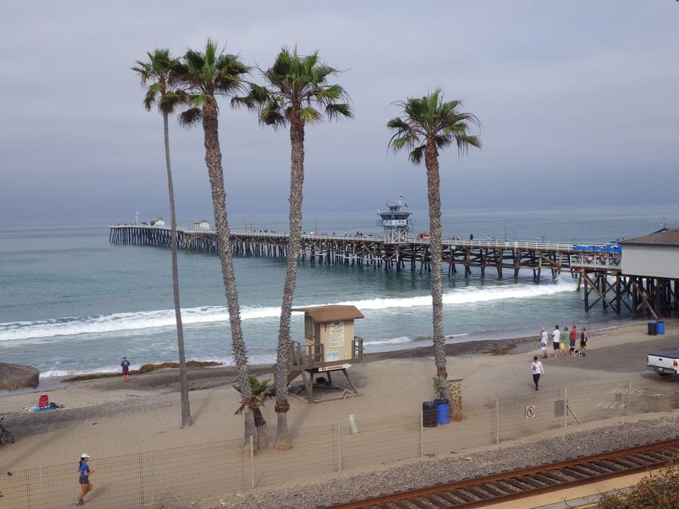Main Beach and Pier are only a 5 minute walk away