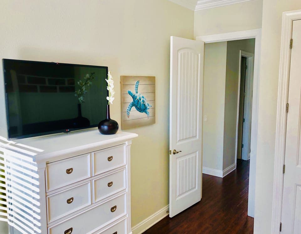 Large chest of drawers in bunk room