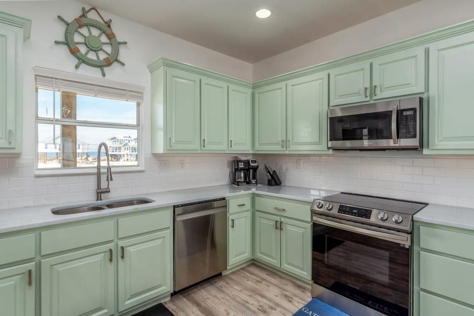 Modern Kitchen Sun Spot Dauphin Island