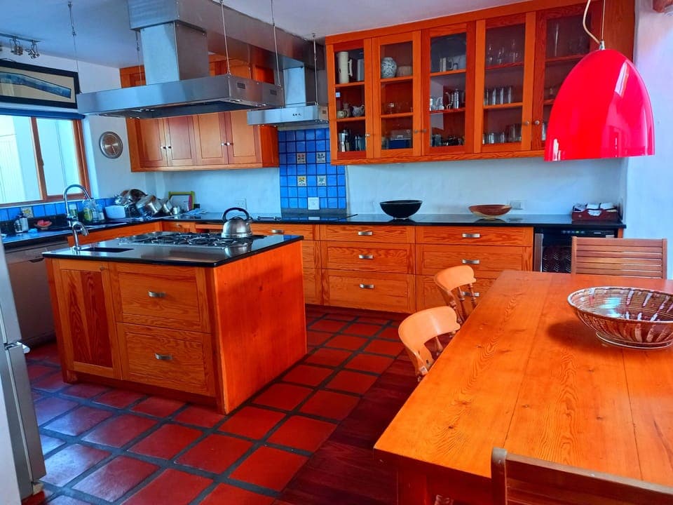 5 burner gas hob, electric oven, 4 plate electric hob