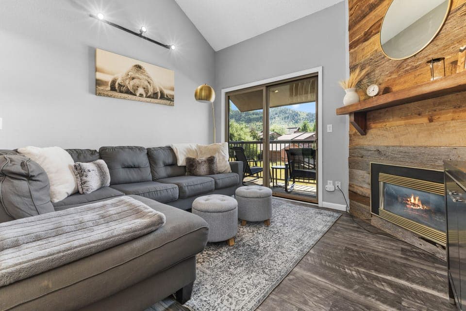 Living Room with Vaulted Ceilings