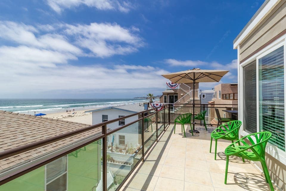 Spectacular Ocean views from top deck